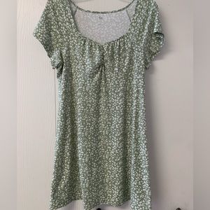 Knee Length Dress Green with White Flowers Size Large